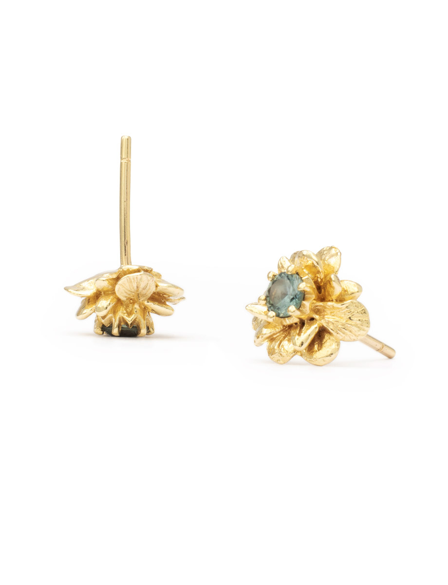 Daisy Stud Earrings – Yellow Gold & Green Sapphire