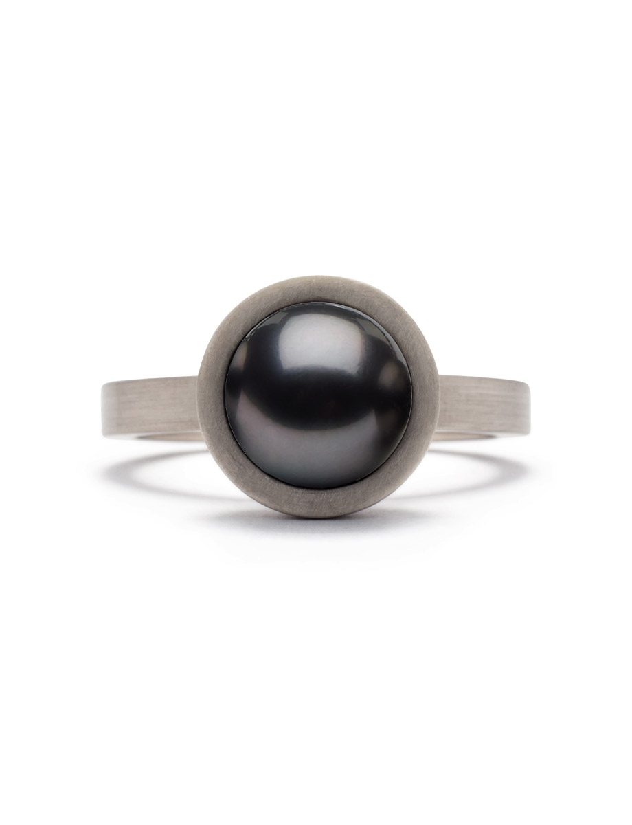 Cannonball Ring – White Gold & Tahitian Pearl