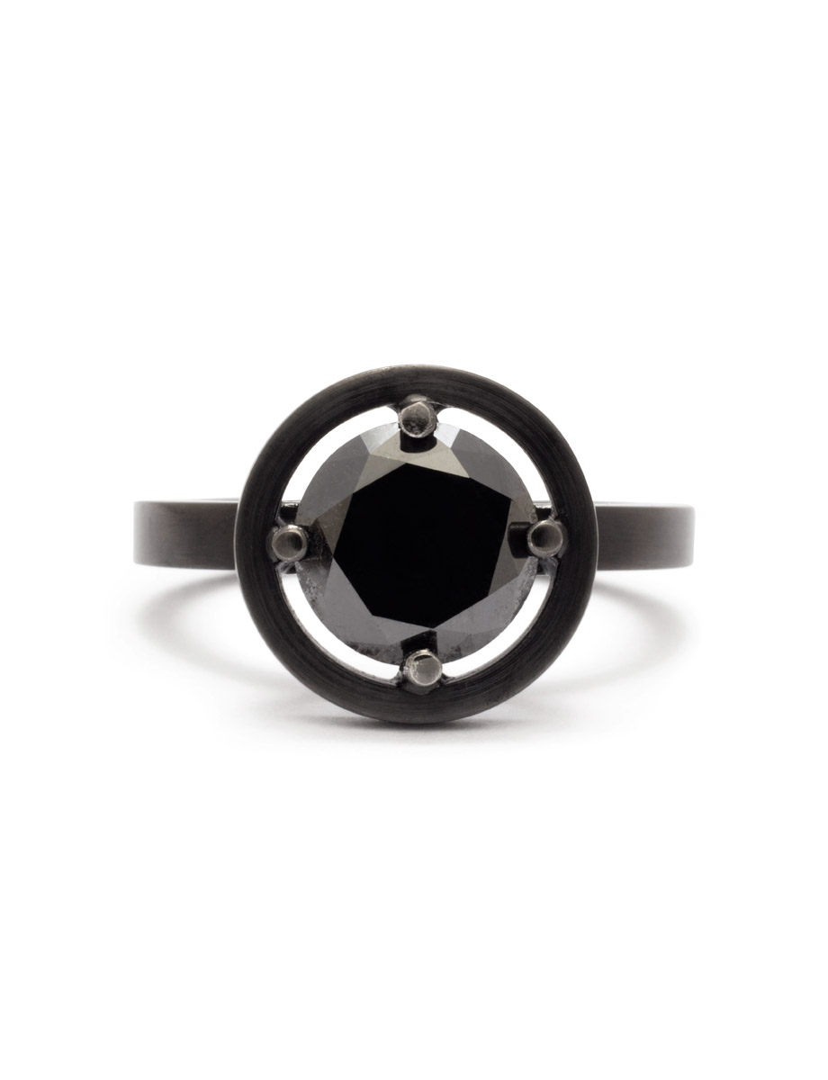 Noire Ring – Platinum & Black Diamond