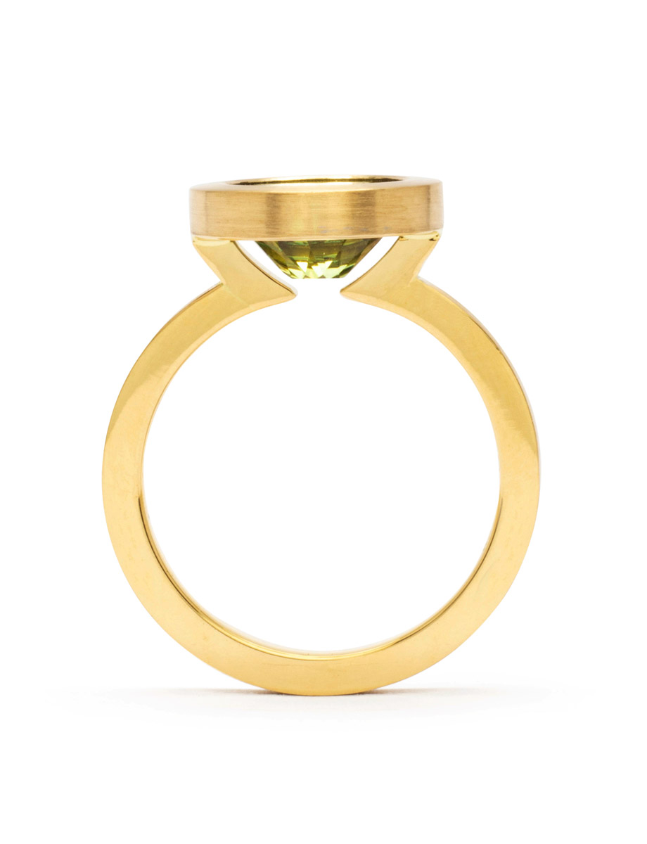 iRIS Ring – Yellow Gold & Sapphire