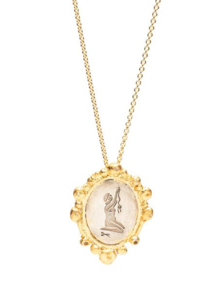 Heroine’s Decorative Pendant Necklace