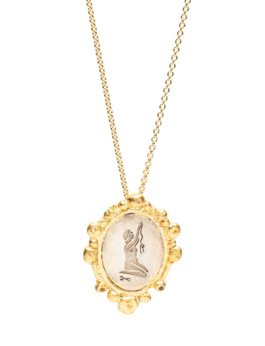 Heroine’s Decorative Pendant Necklace