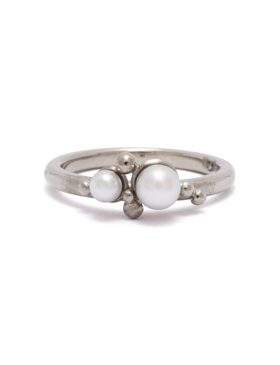 Subtlety Ring – White Gold & Akoya Pearls