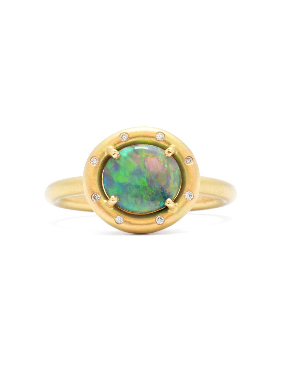 Aureola Ring – Yellow Gold & Lightning Ridge Opal