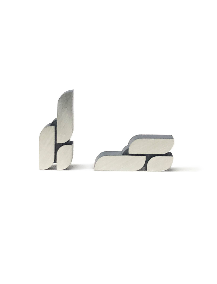 Elementis Ignis Stud Earrings – Silver