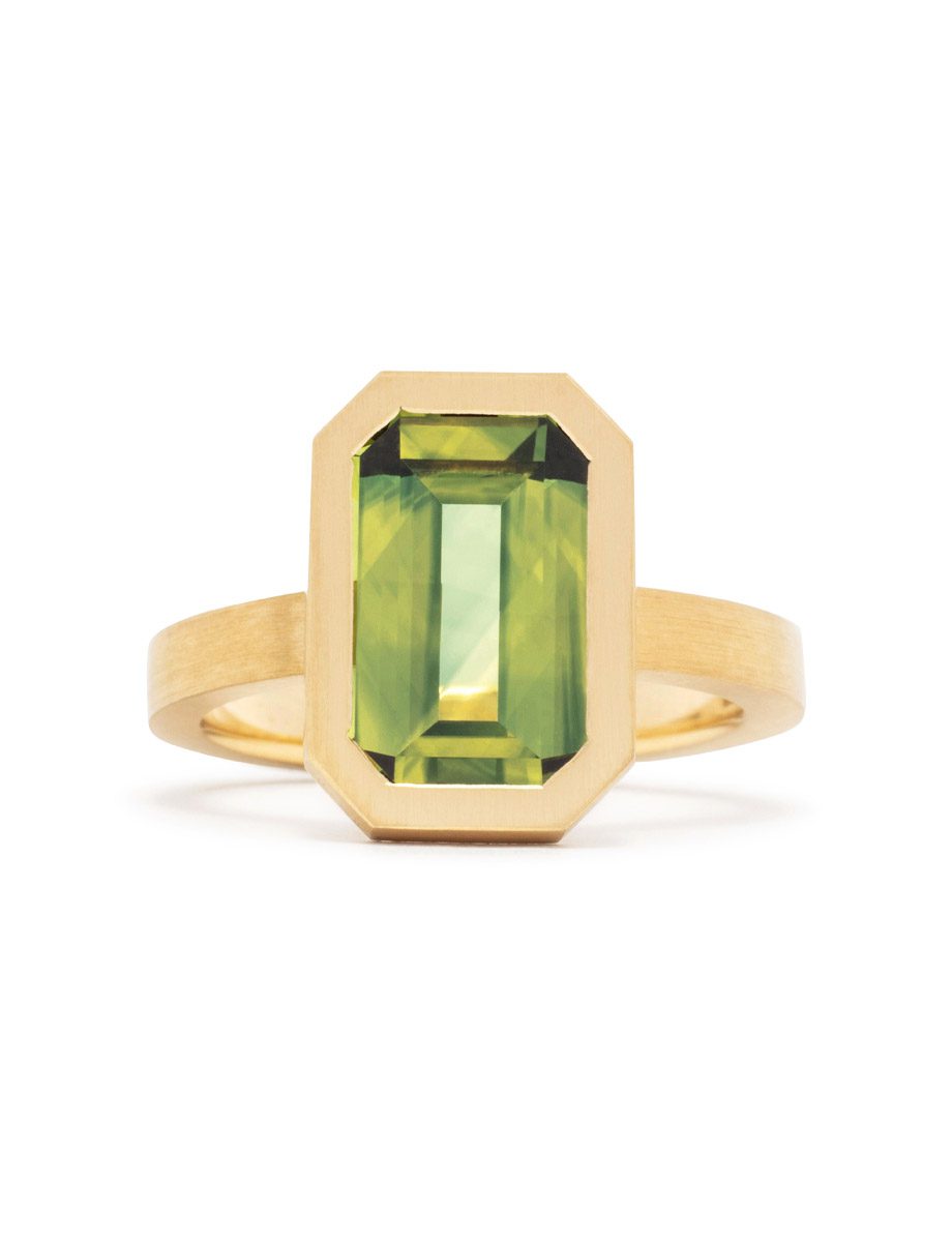 iRIS Emerald Cut Ring – Yellow Gold & Green Sapphire