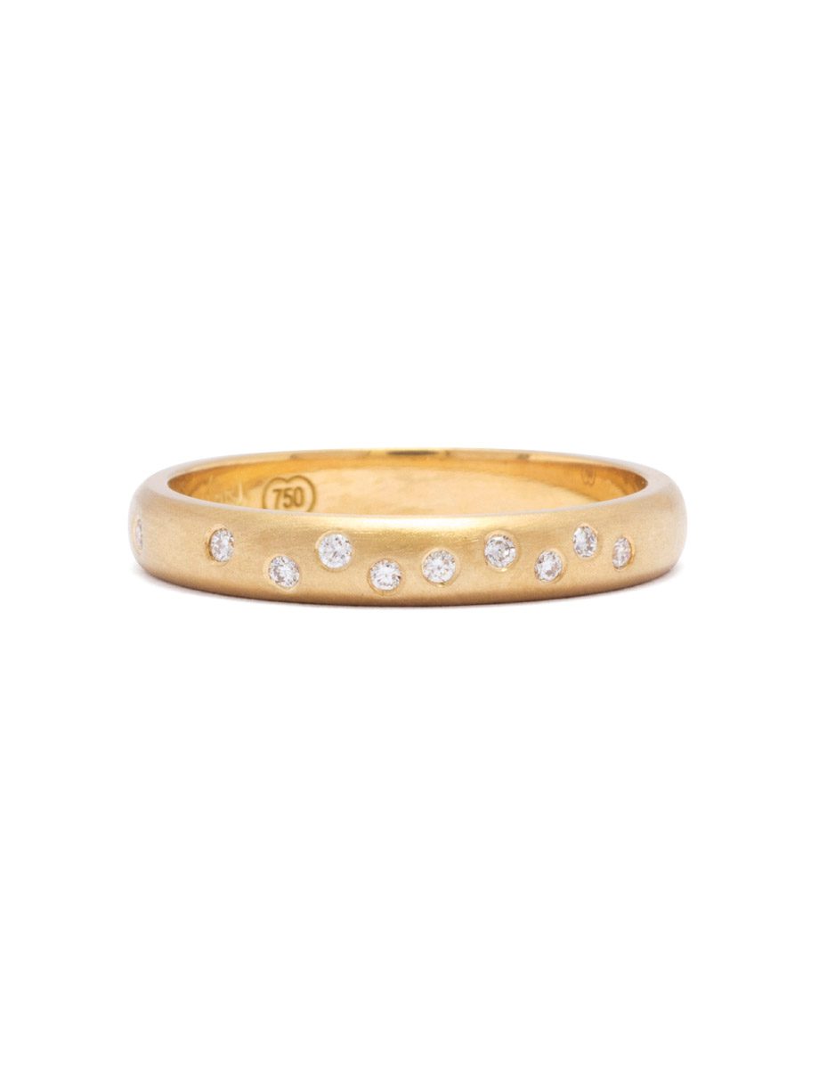 Narrow Scatter Band – Yellow Gold & Diamonds