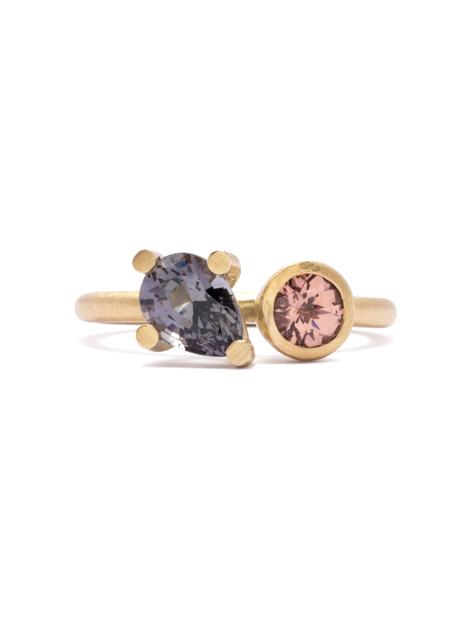 Side by Side Ring – Grey & Peach Spinel