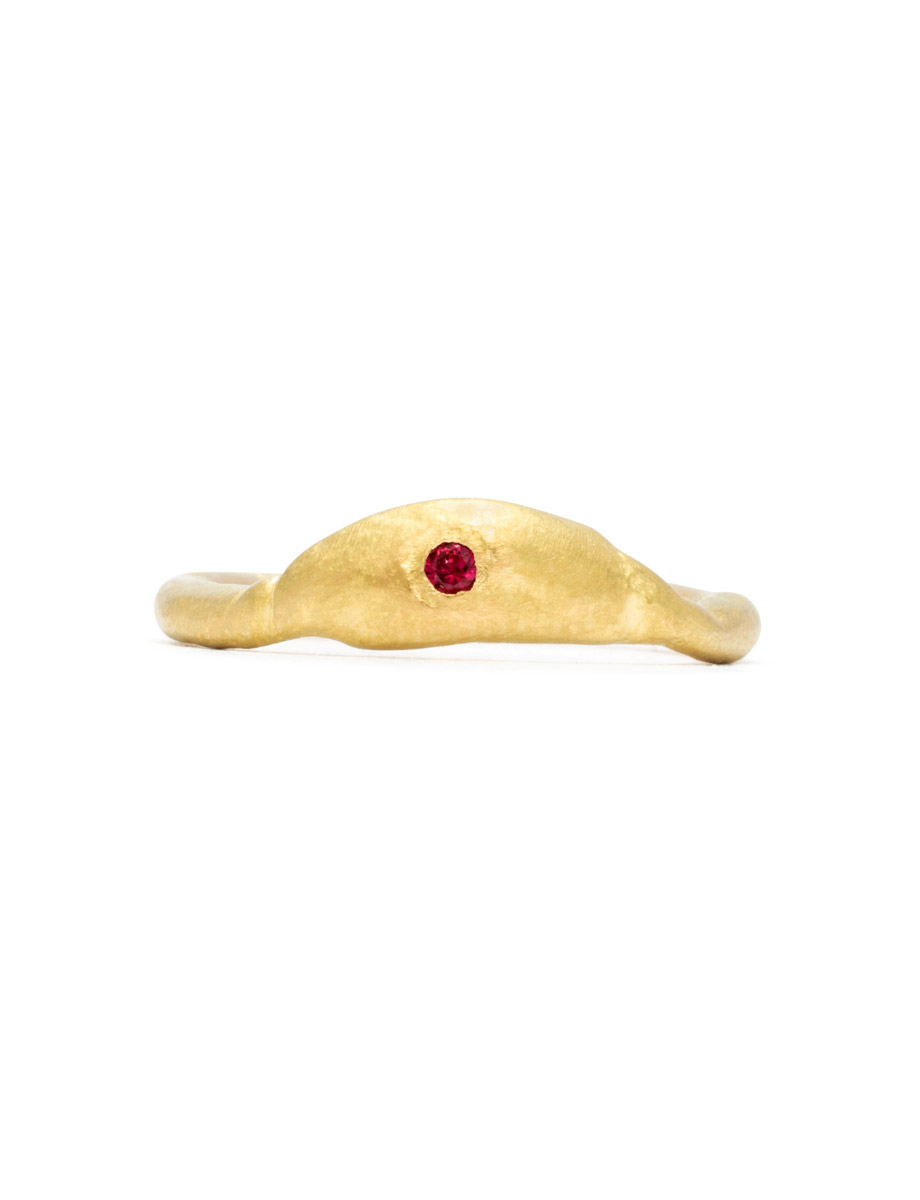 Ode Ring – Yellow Gold & Ruby