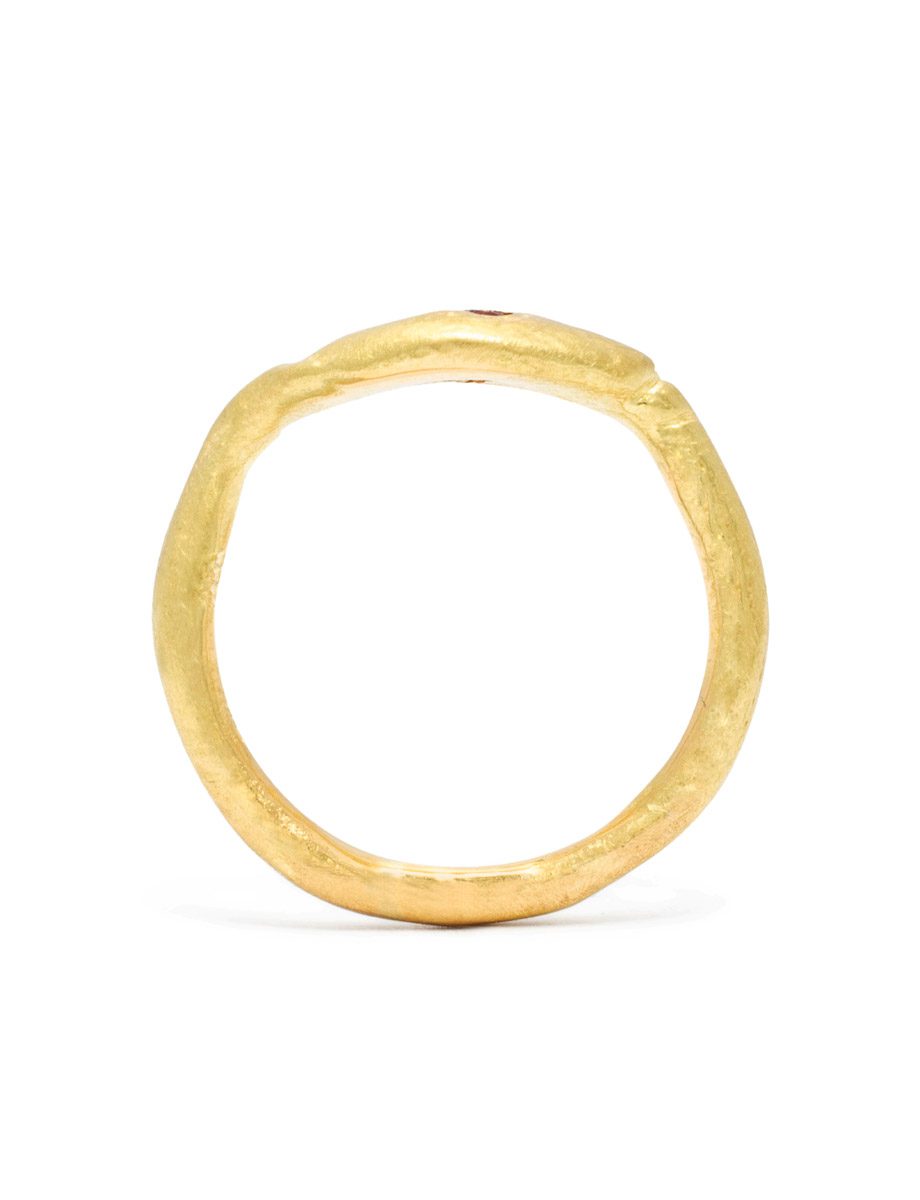 Ode Ring – Yellow Gold & Ruby