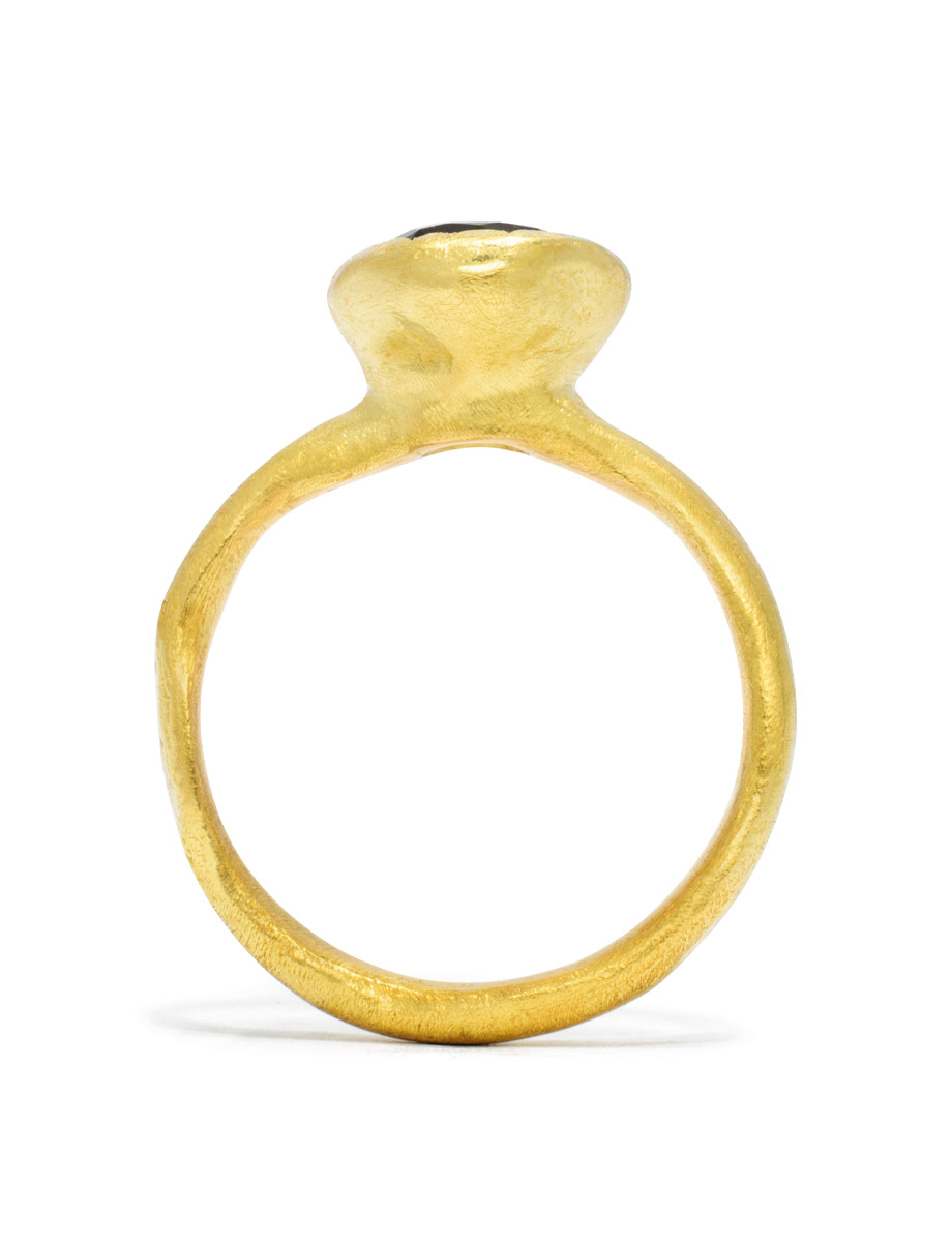 Large Pledge Ring – Yellow Gold & Parti Sapphire