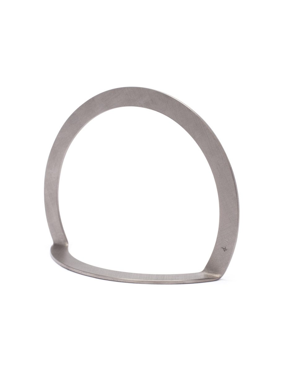 90 Degrees Bangle – Titanium