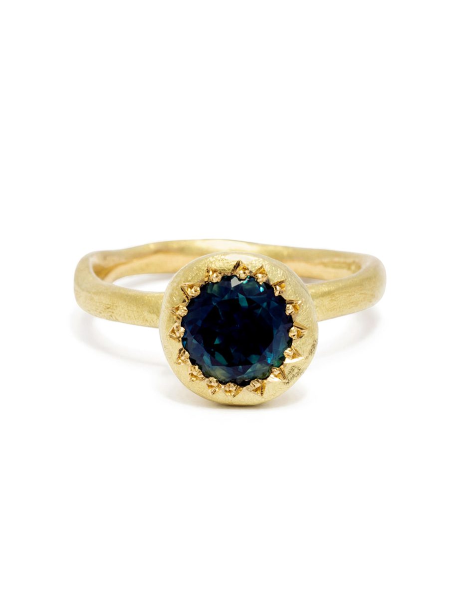 Large Pledge Ring – Yellow Gold & Parti Sapphire