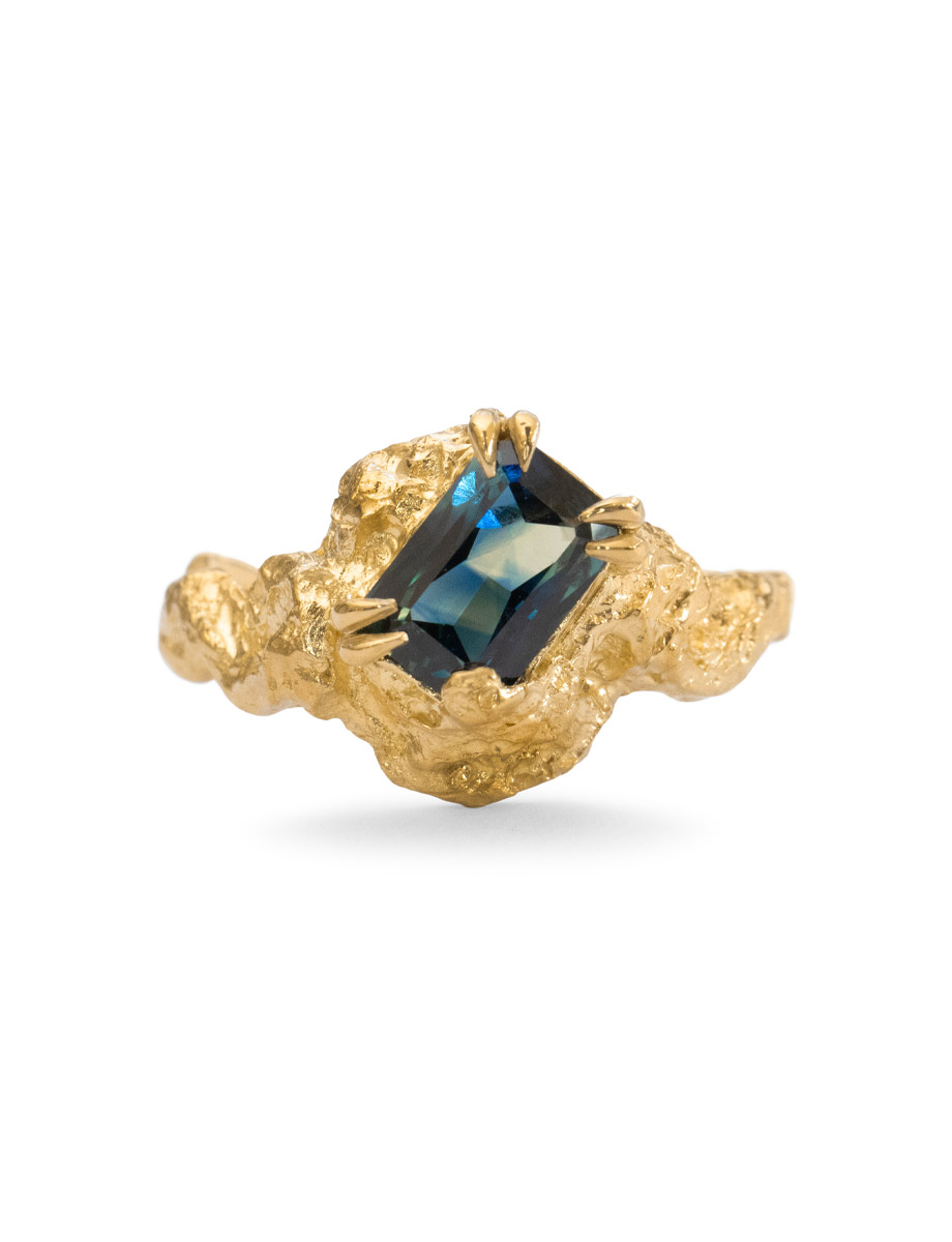 Aquarius Ring – Yellow Gold & Parti Sapphire