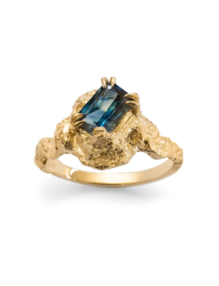 Aquarius Ring – Yellow Gold & Parti Sapphire