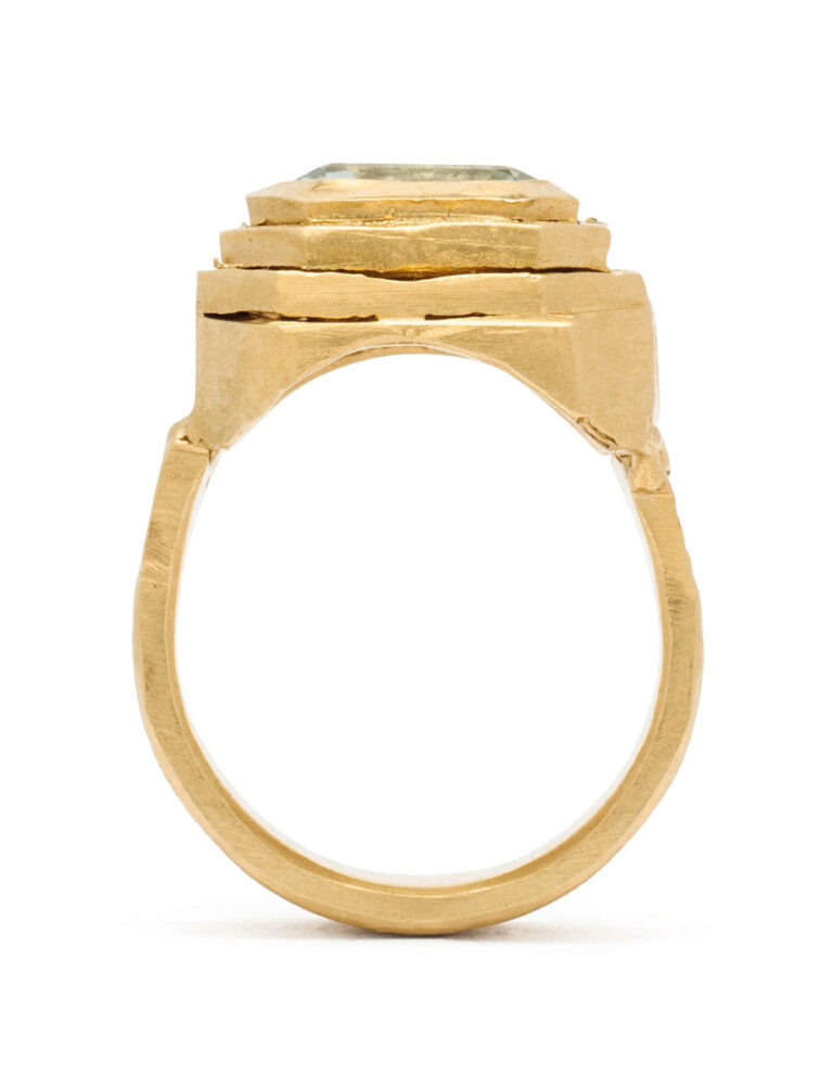 Sacro Ring – Yellow Gold & Aquamarine