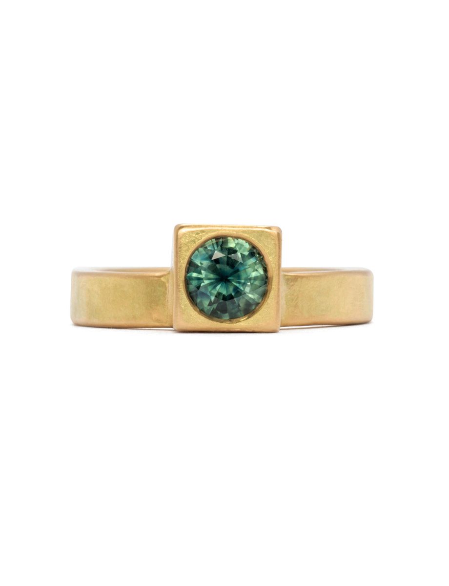 Monument I Ring – Yellow Gold & Sapphire