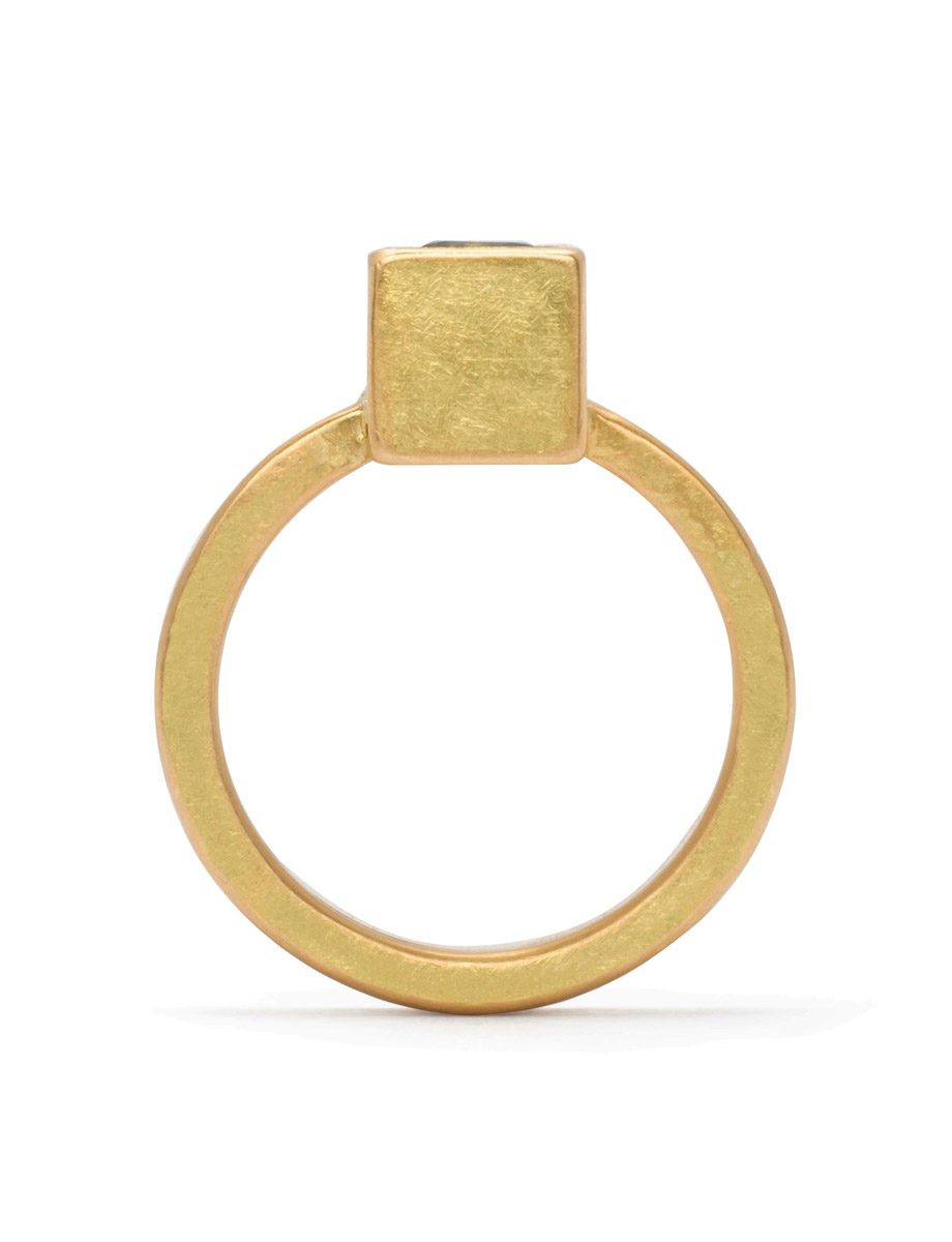Monument I Ring – Yellow Gold & Sapphire