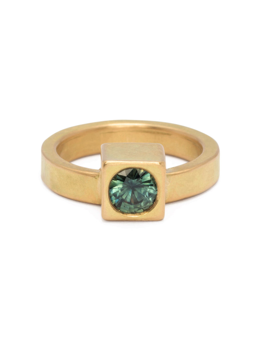 Monument I Ring – Yellow Gold & Sapphire