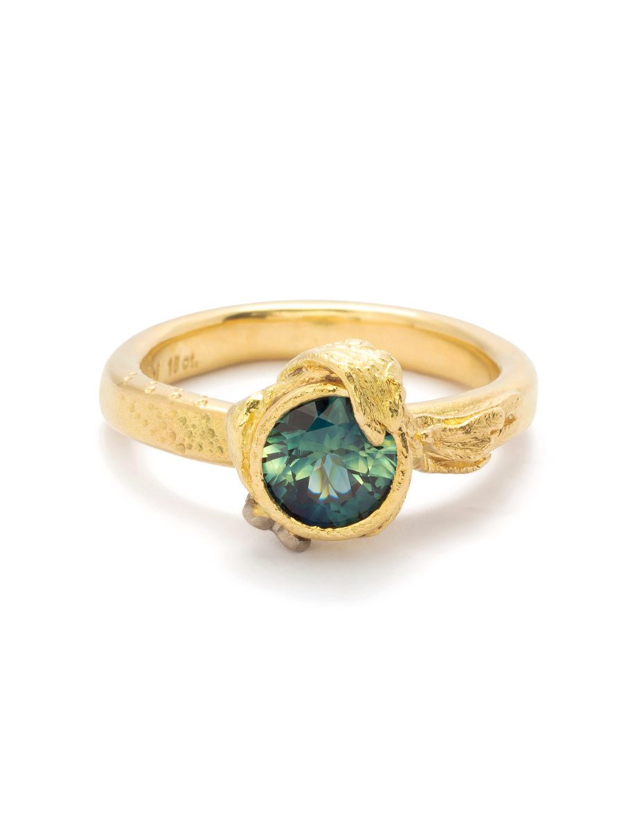 Bird & Butterfly Ring – Yellow Gold & Parti Sapphire