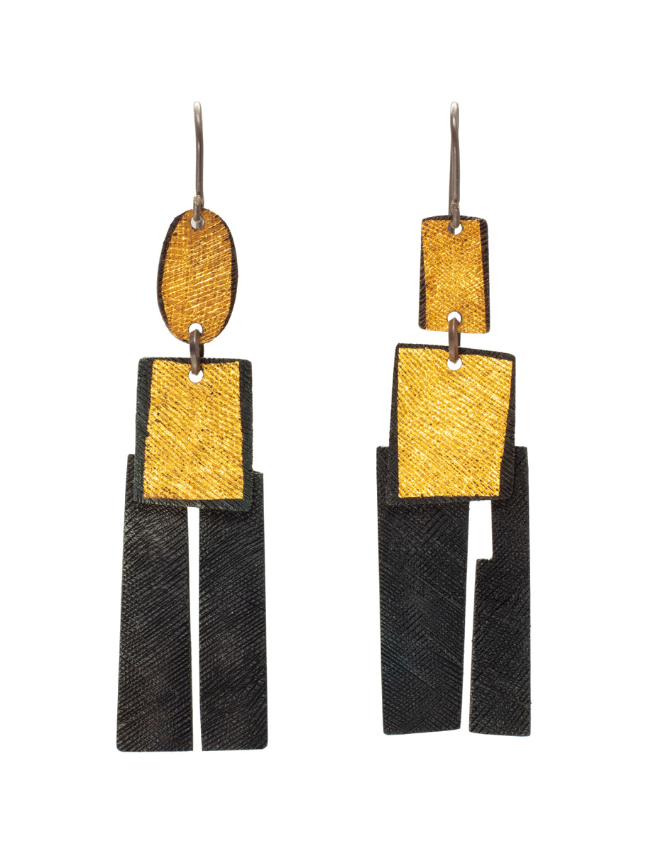 Heaven & Earth Chogak Hook Earrings – Black & Gold