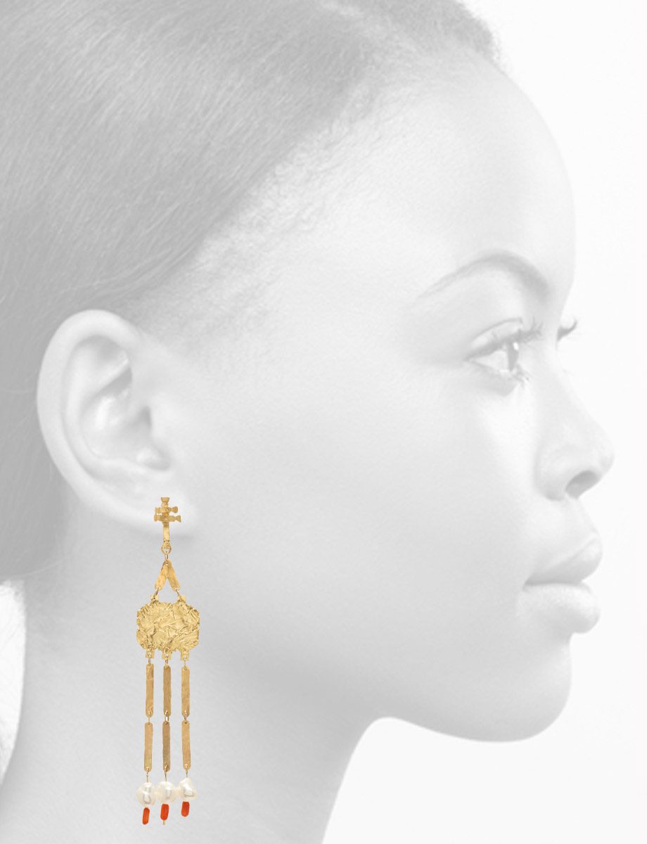 Santa Magdalena Earrings – Yellow Gold, Pearl & Coral