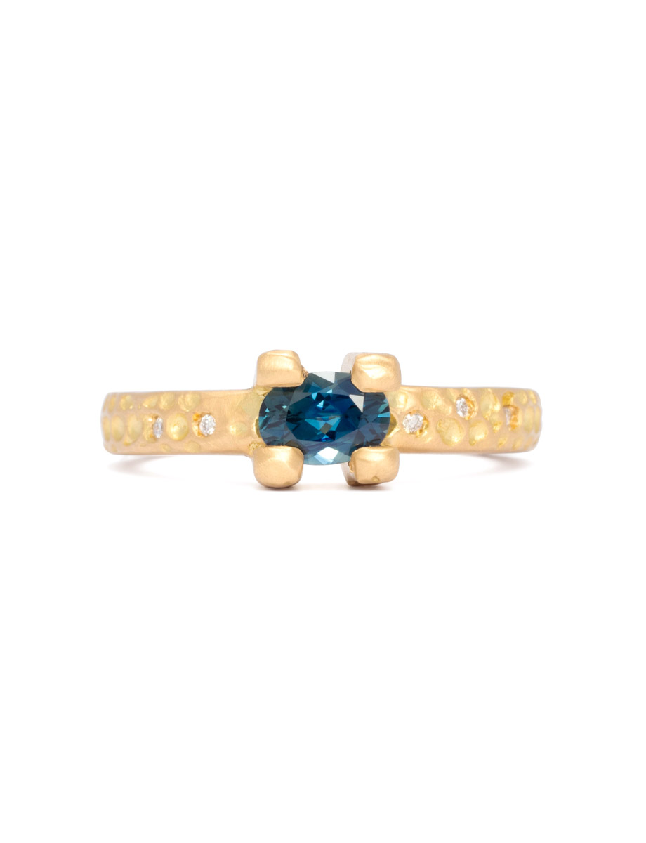Textura Box Claw Ring – Yellow Gold & Blue Sapphire