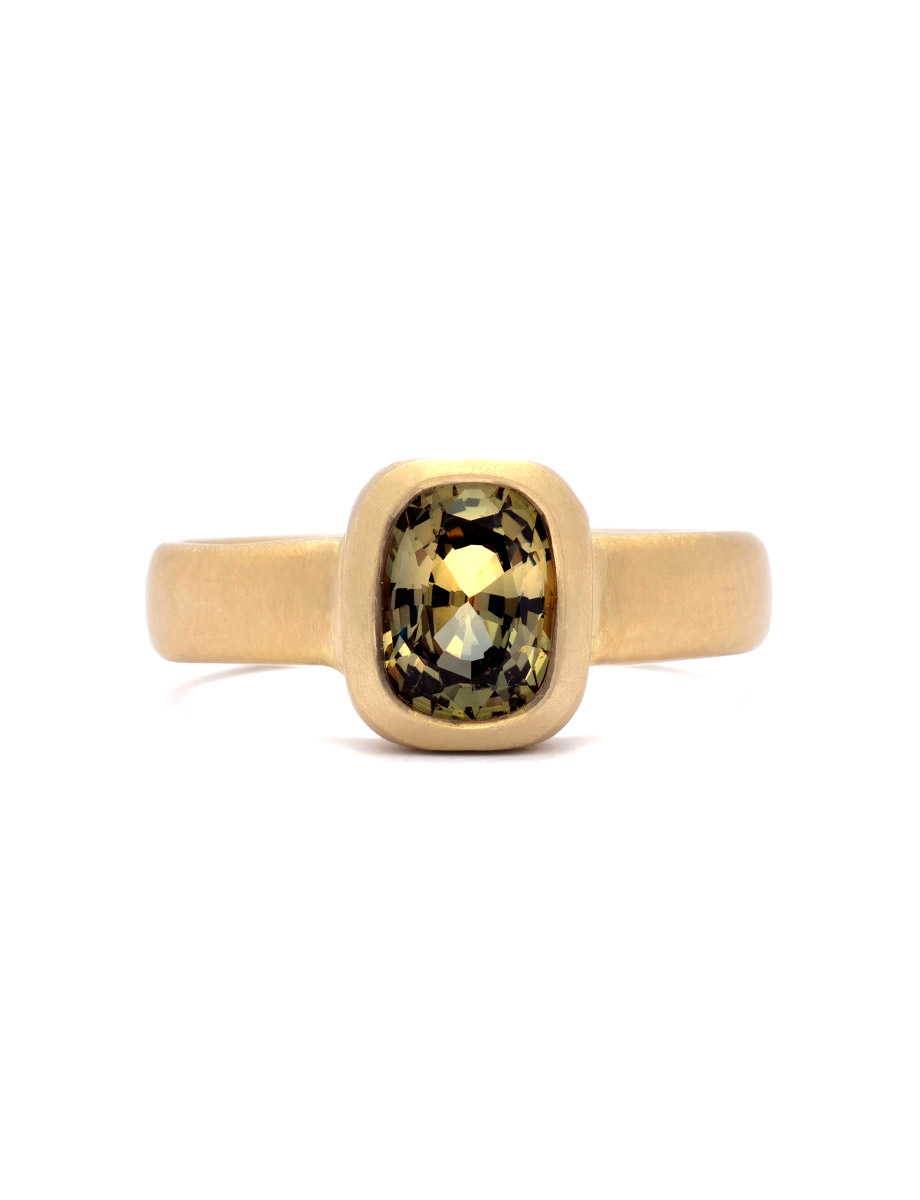 Amfissa Ring – Champagne Ceylon Sapphire