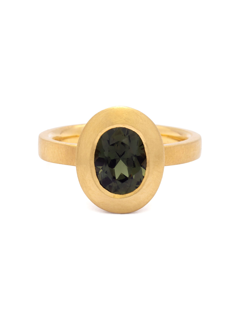 Énas Ring – Olive Australian Sapphire