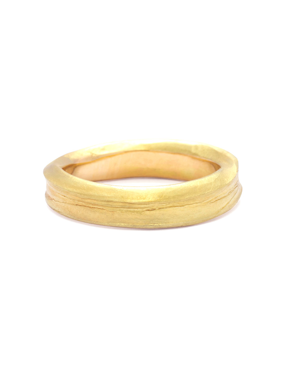 Nina Ring – Yellow Gold