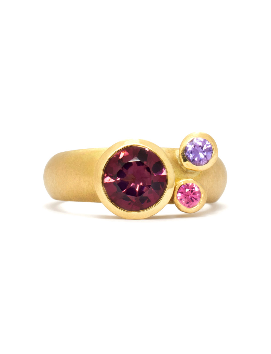 Clover Ring – Zircon, Sapphires & Yellow Gold
