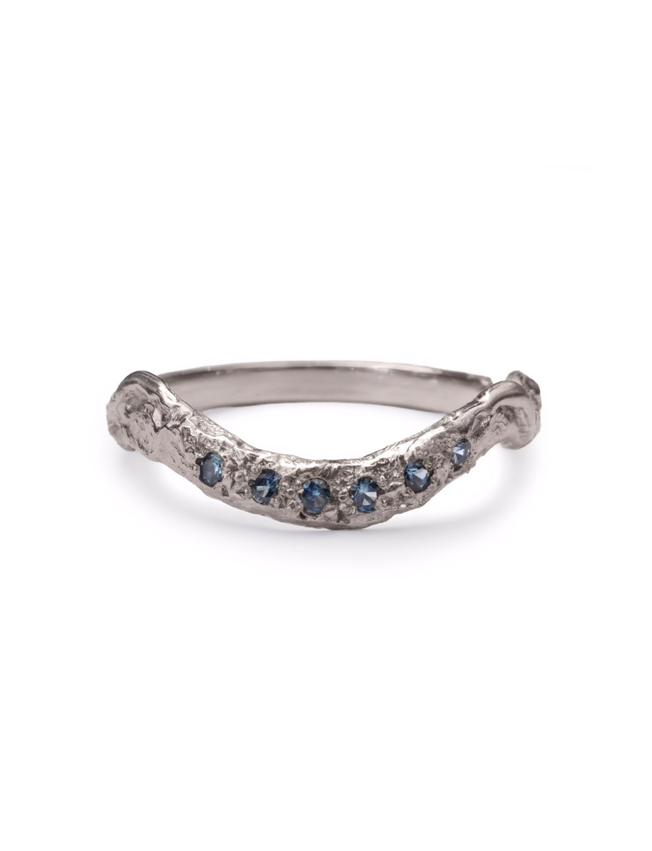 Cassiopeia Pavé Ring – White Gold & Blue Sapphire