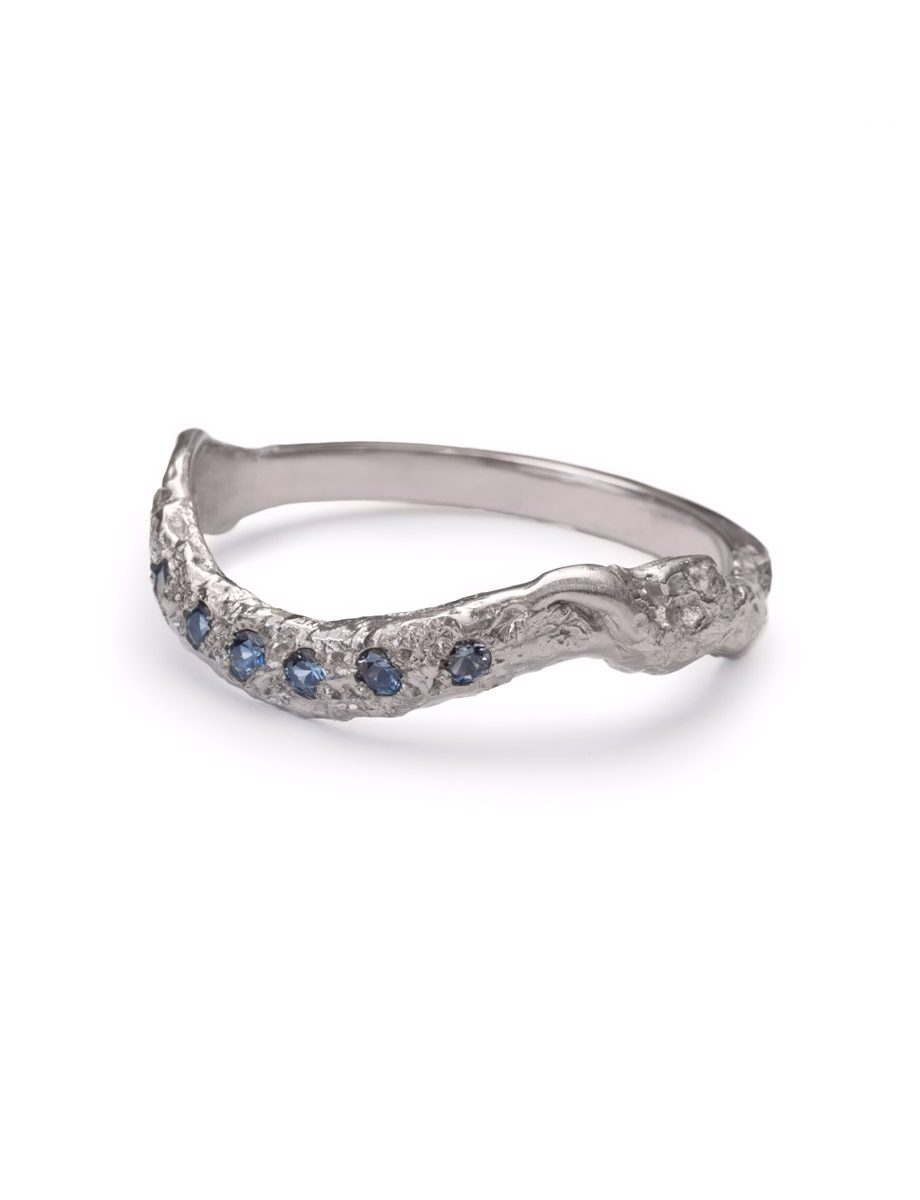 Cassiopeia Pavé Ring – White Gold & Blue Sapphire