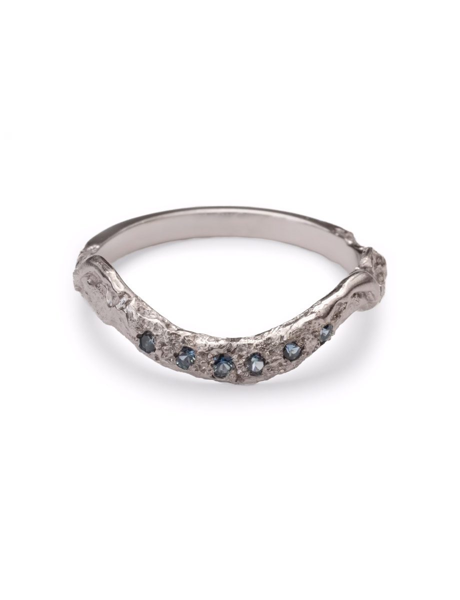 Cassiopeia Pavé Ring – White Gold & Blue Sapphire