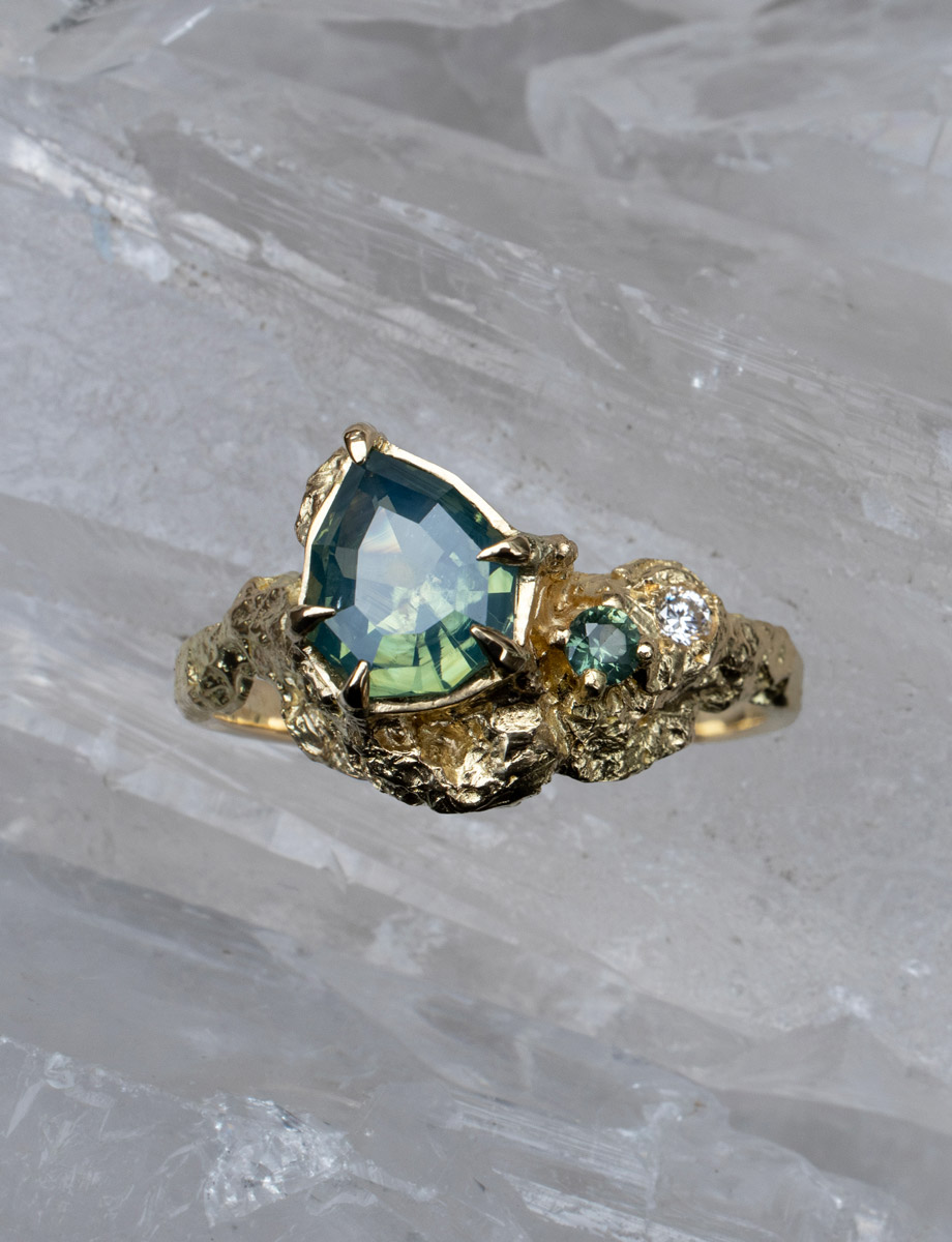 Hydra Ring – White Diamond & Green Sapphire