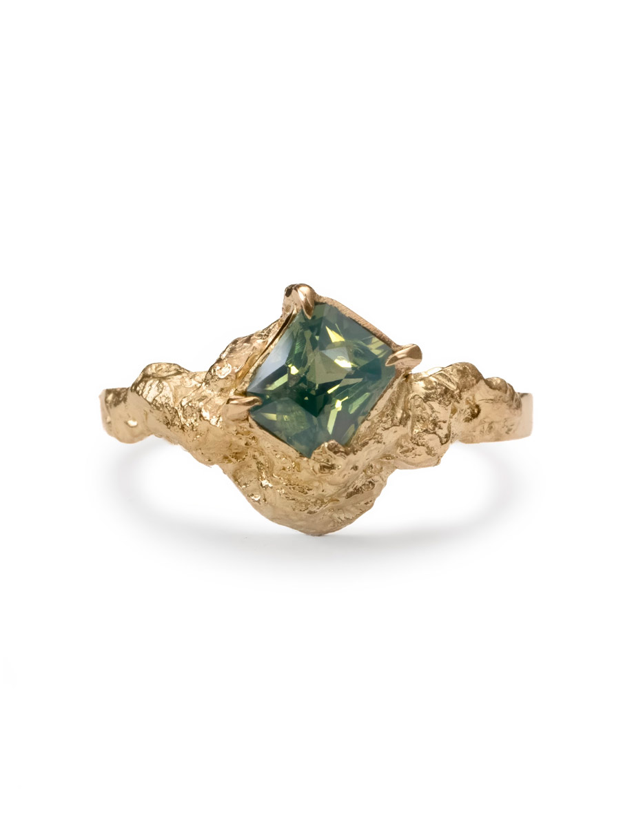 Aquarius Ring – Yellow Gold & Green Sapphire