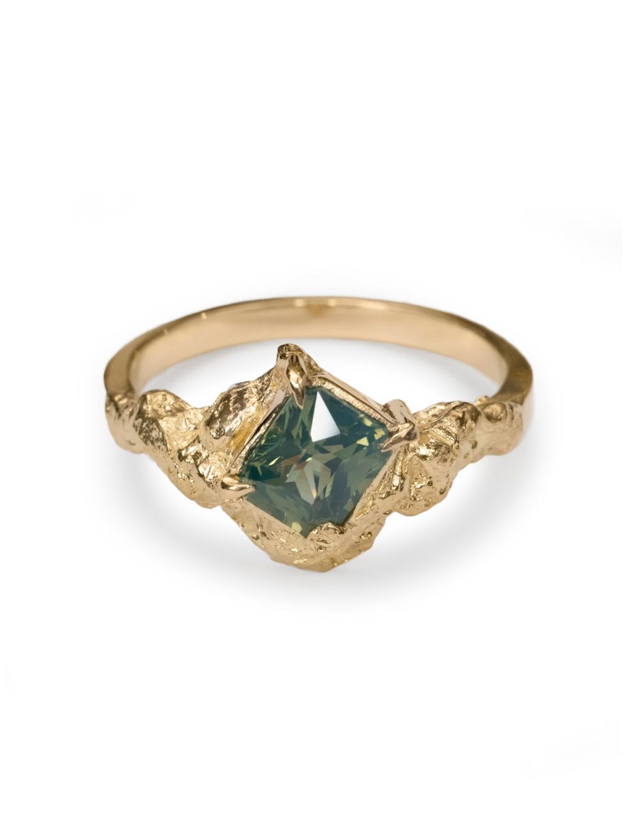 Aquarius Ring – Yellow Gold & Green Sapphire