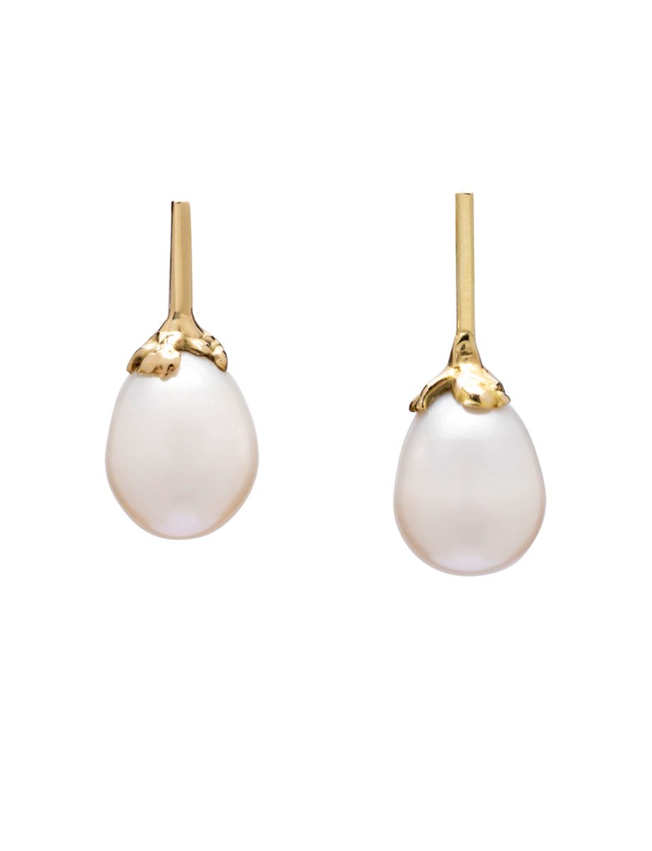 Flow Asymmetrical Earrings – Yellow Gold & Pearl