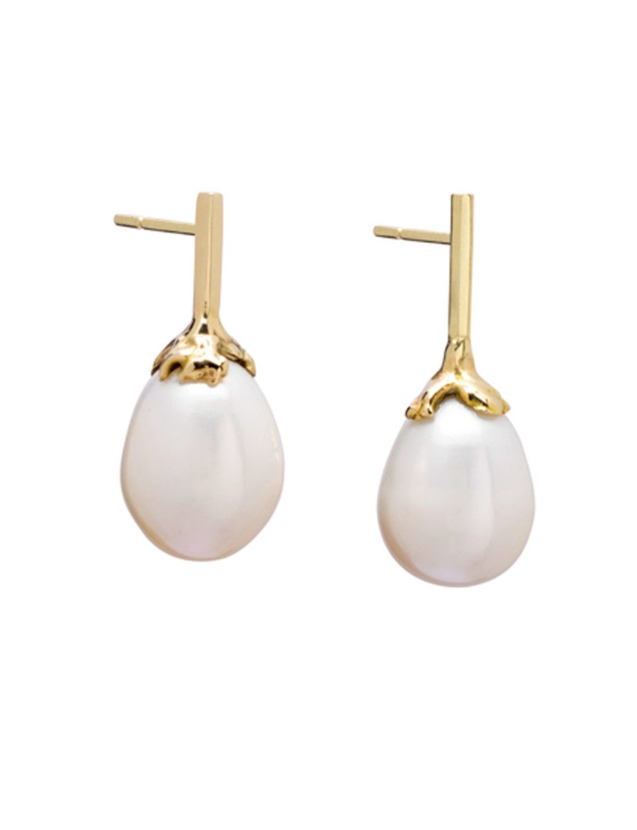 Flow Asymmetrical Earrings – Yellow Gold & Pearl