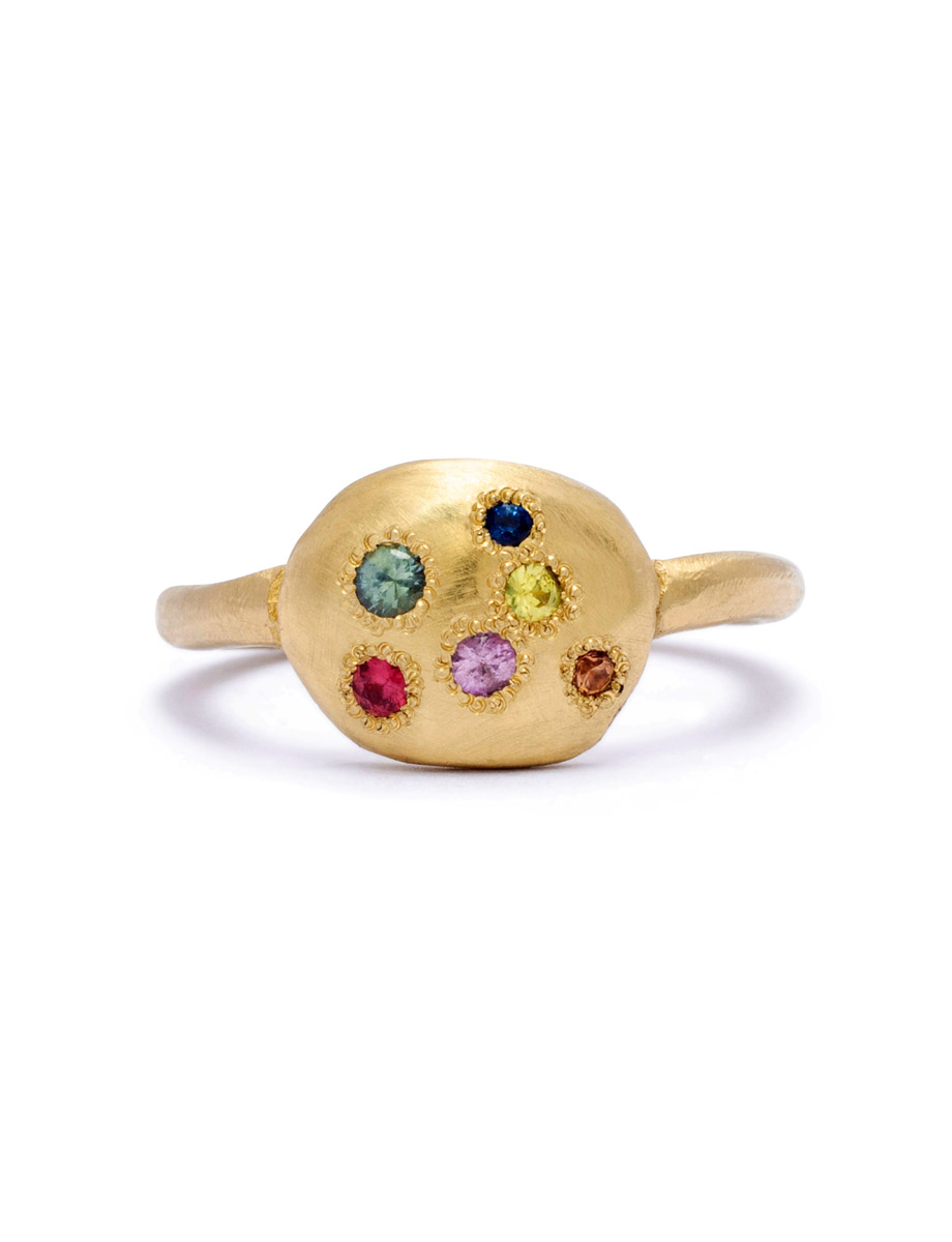 Neru Disc Ring – Yellow Gold & Sapphires