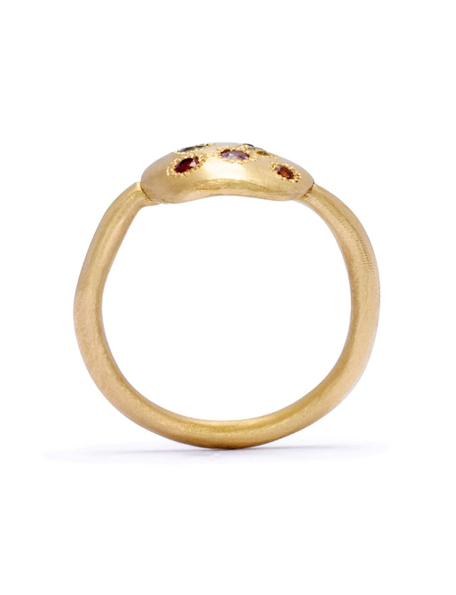 Neru Disc Ring – Yellow Gold & Sapphires