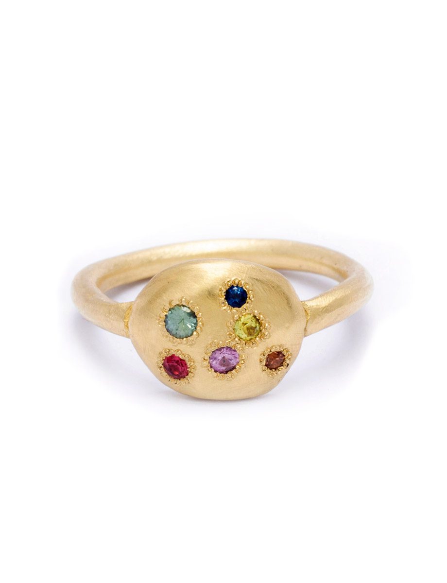 Neru Disc Ring – Yellow Gold & Sapphires