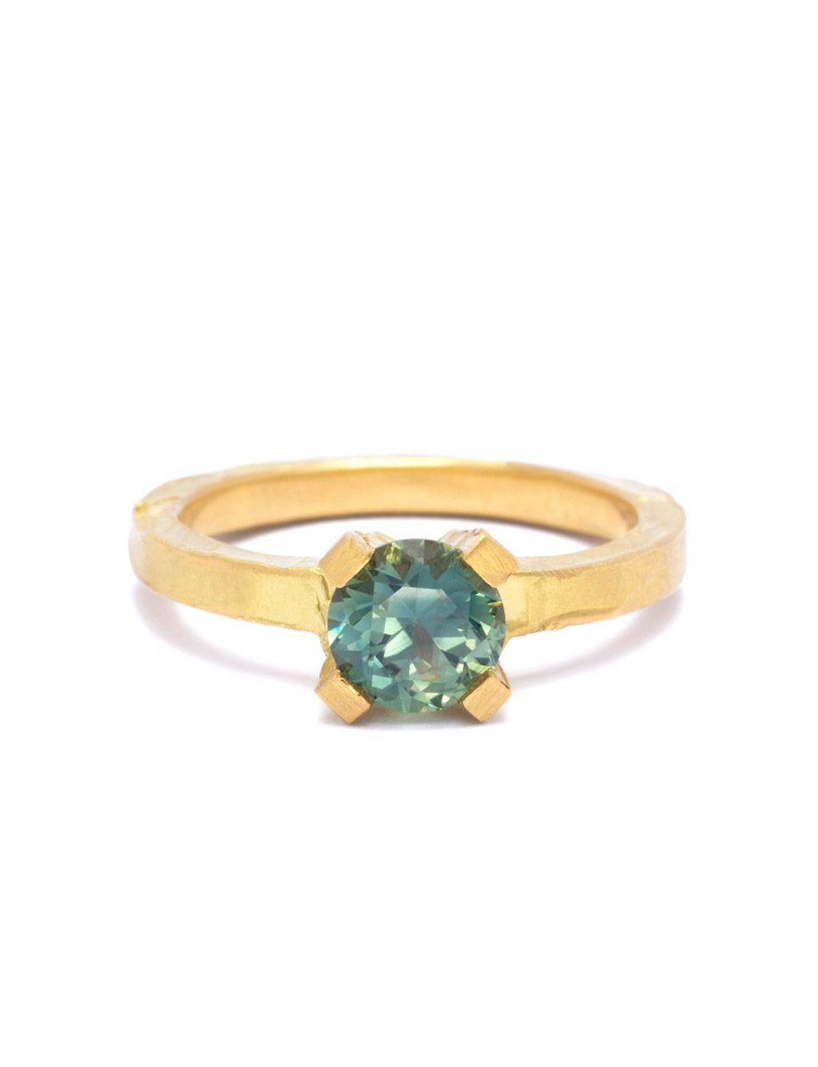 Brutal Solitaire Ring – Yellow Gold & Sapphire