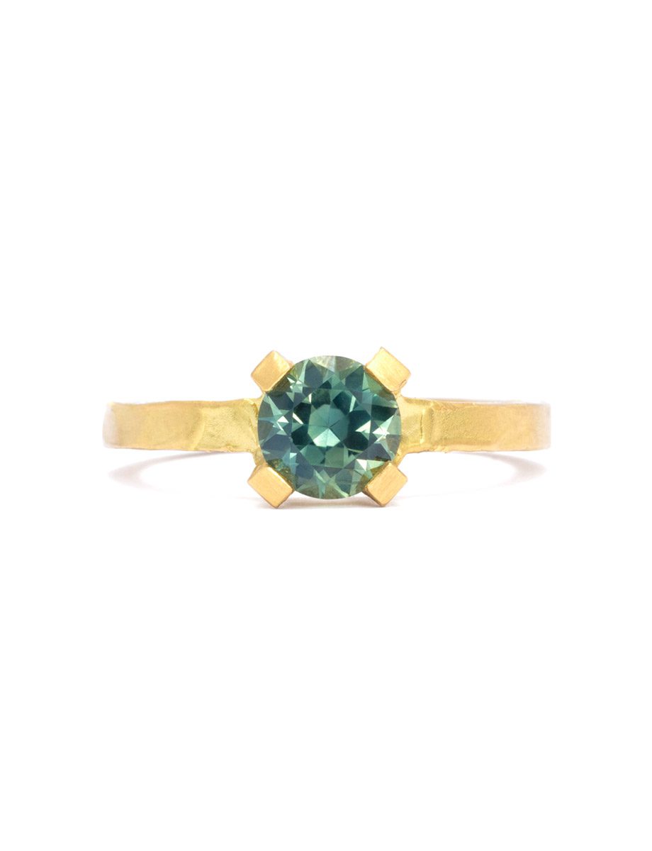 Brutal Solitaire Ring – Yellow Gold & Sapphire
