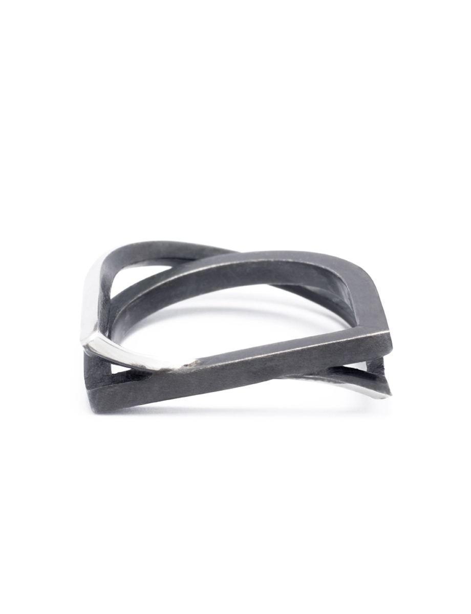 Crossed Line Ring – Silver