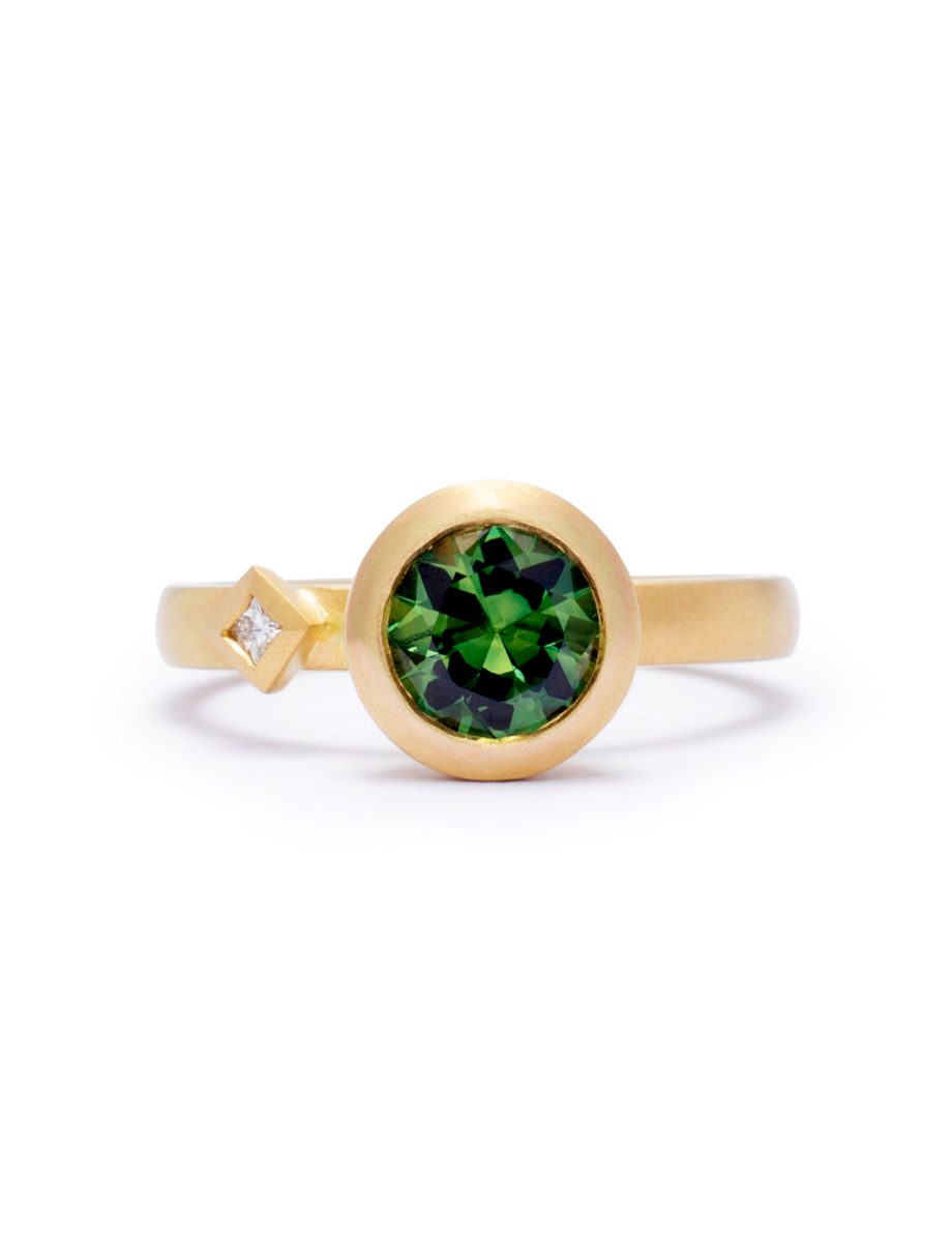 Lagoon Ring – Yellow Gold, Diamond & Sapphire