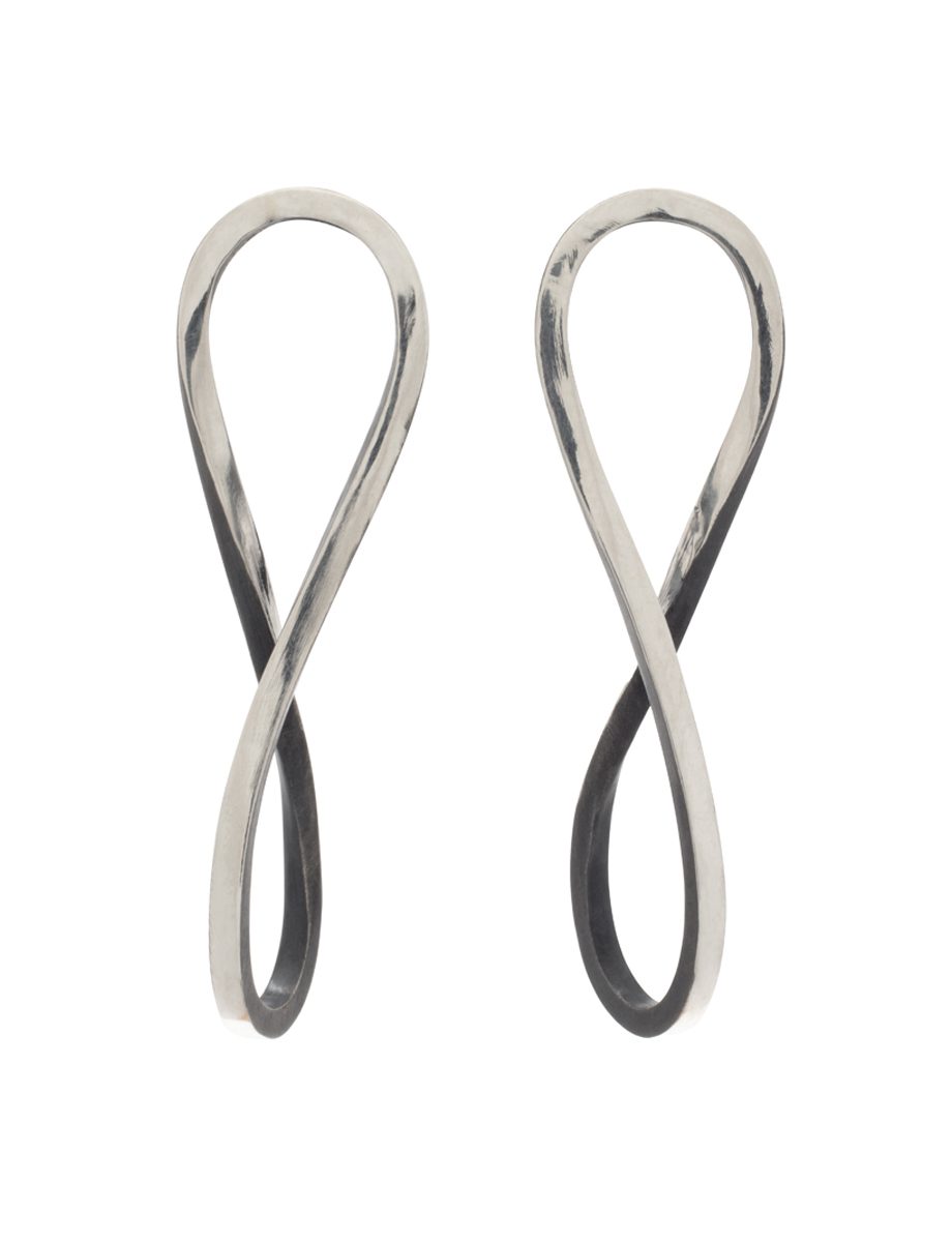 Möbius Flow Stud Earrings – Silver