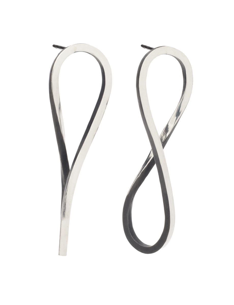 Möbius Flow Stud Earrings – Silver