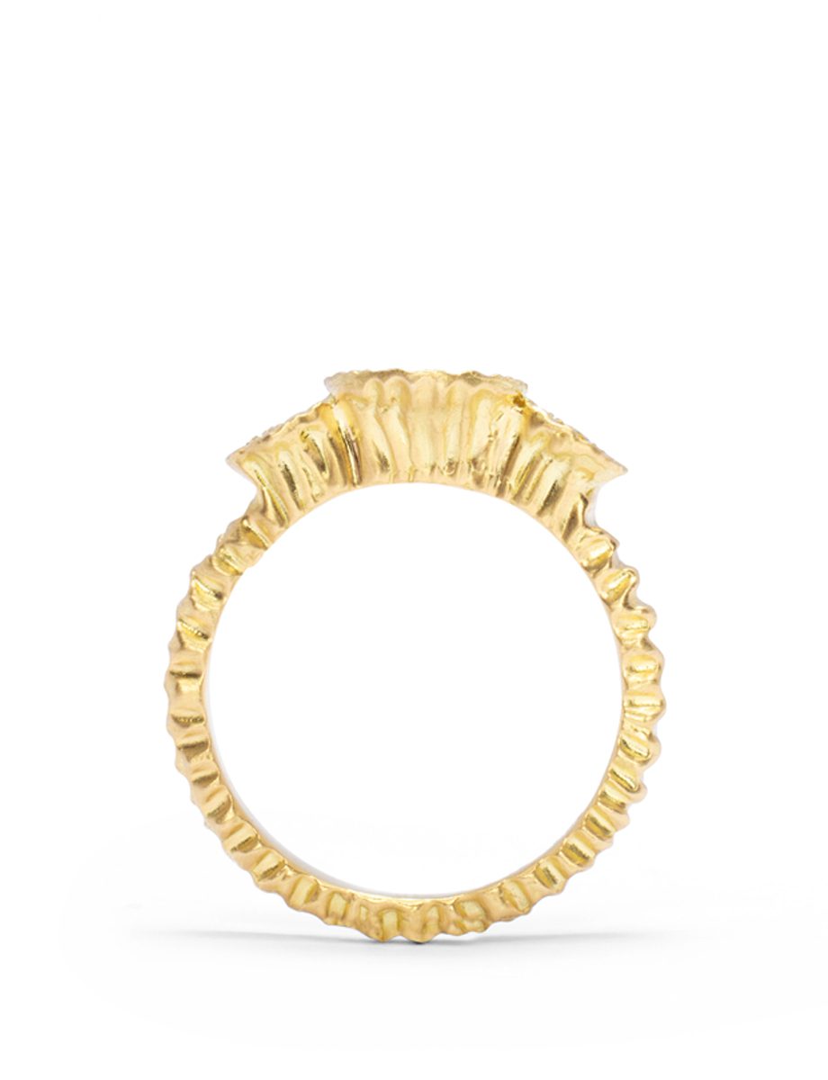 Triple Teeth Ring – Yellow Gold, Diamond, Sapphire