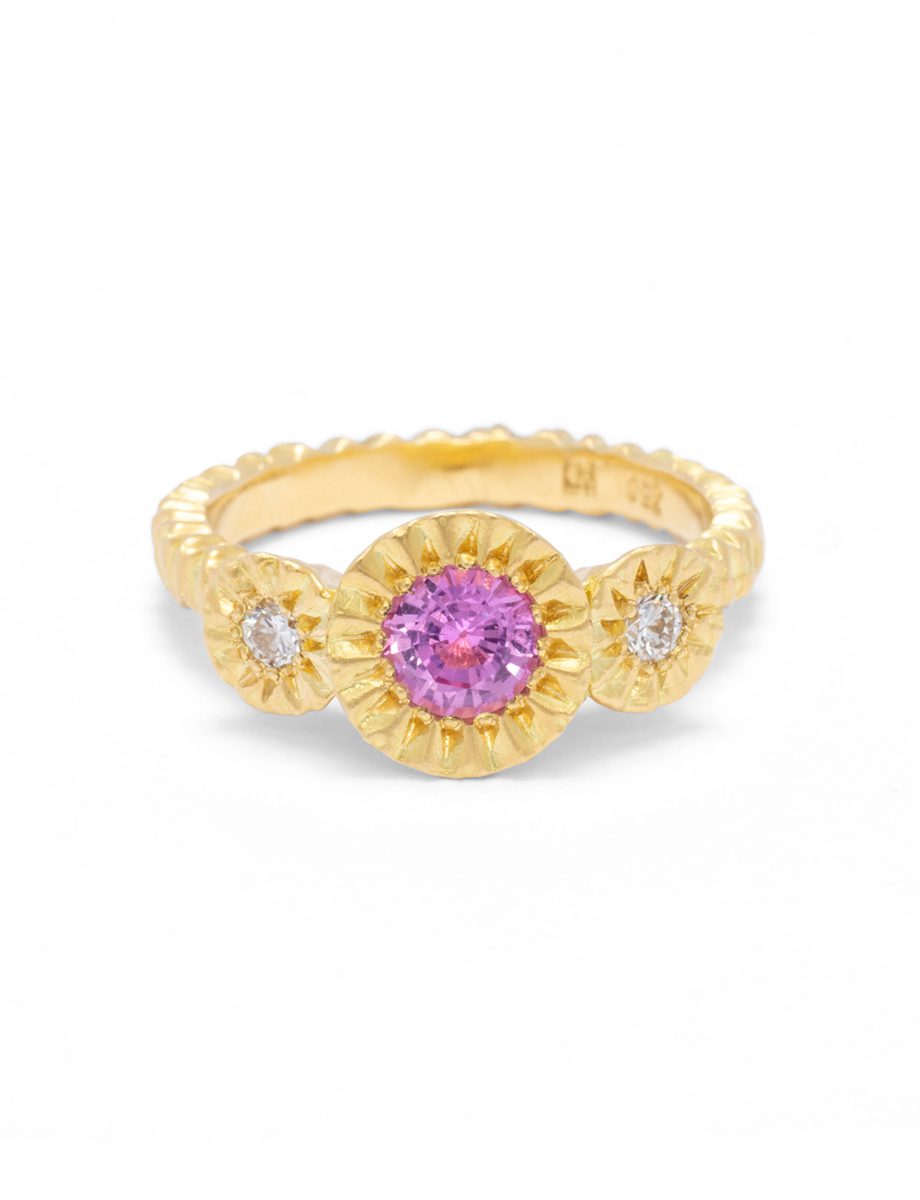 Triple Teeth Ring – Yellow Gold, Diamond, Sapphire